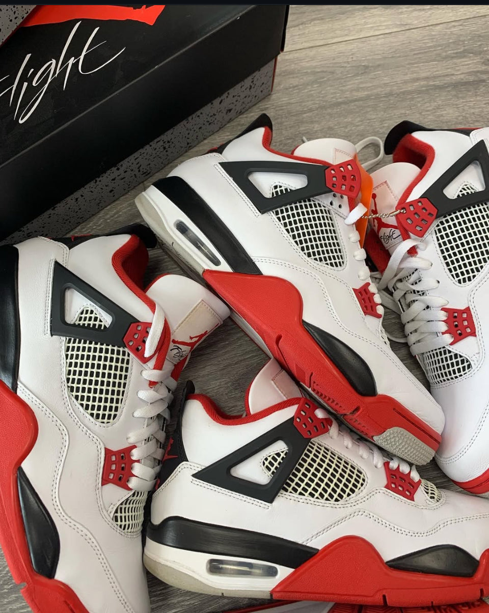 Air Jordan 4 x Fire Red