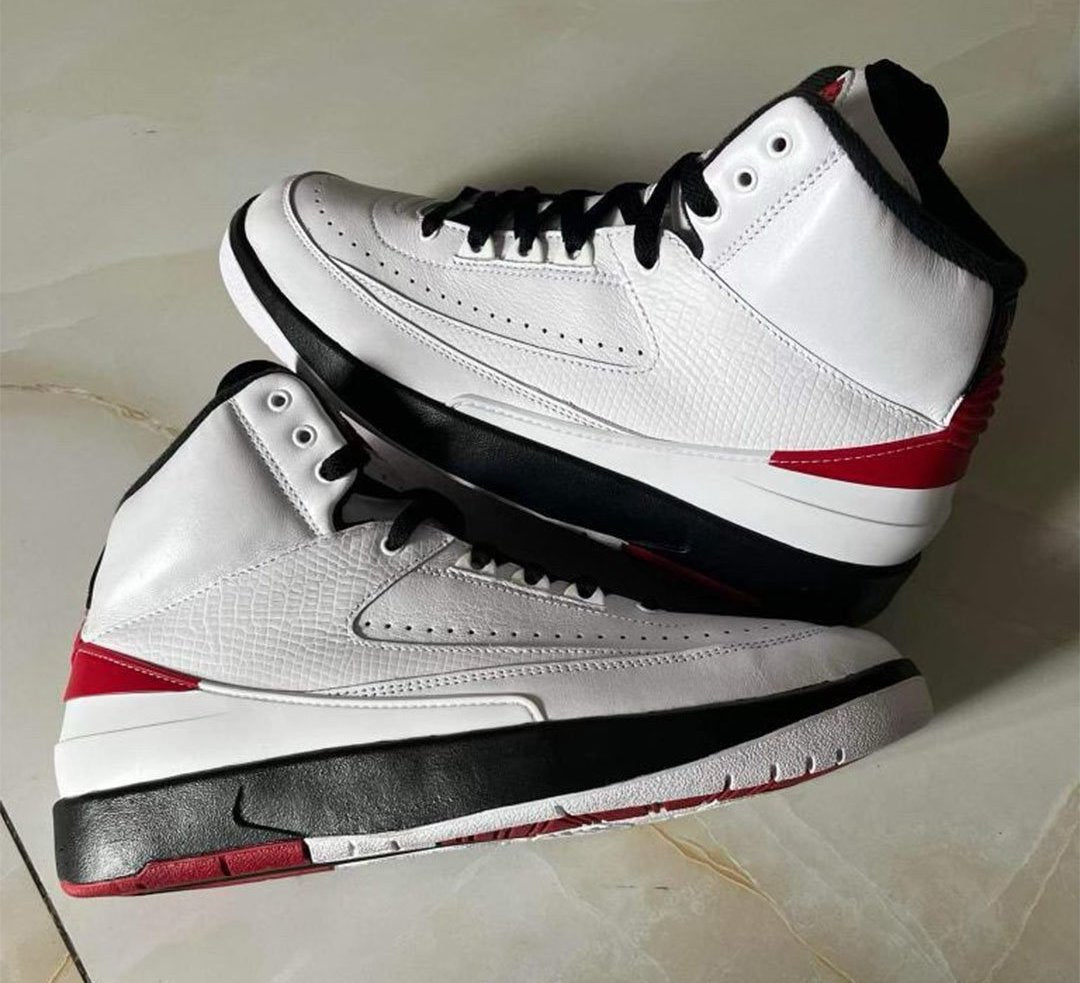 Air Jordan 2 x Chicago (2022)