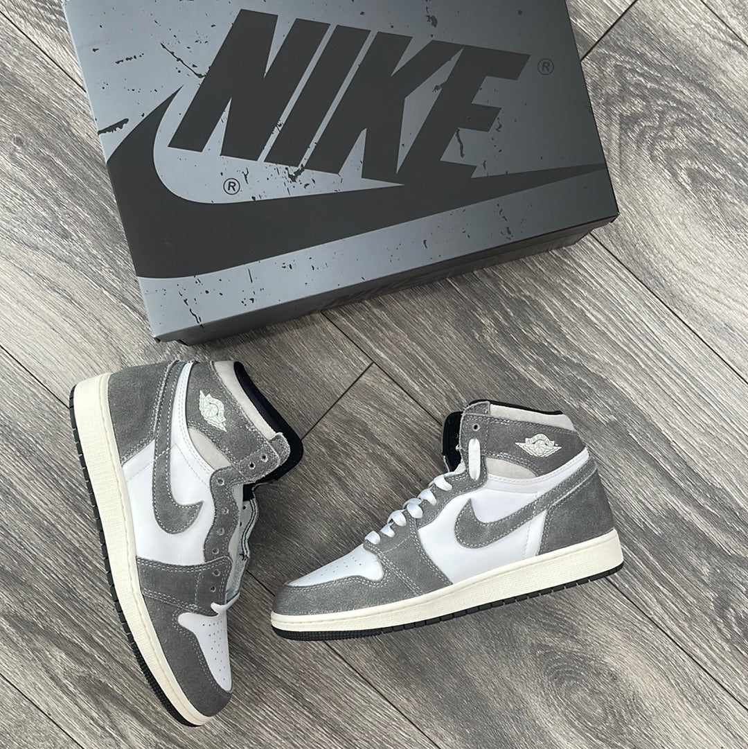 Air Jordan 1 Retro High OG x Washed Black