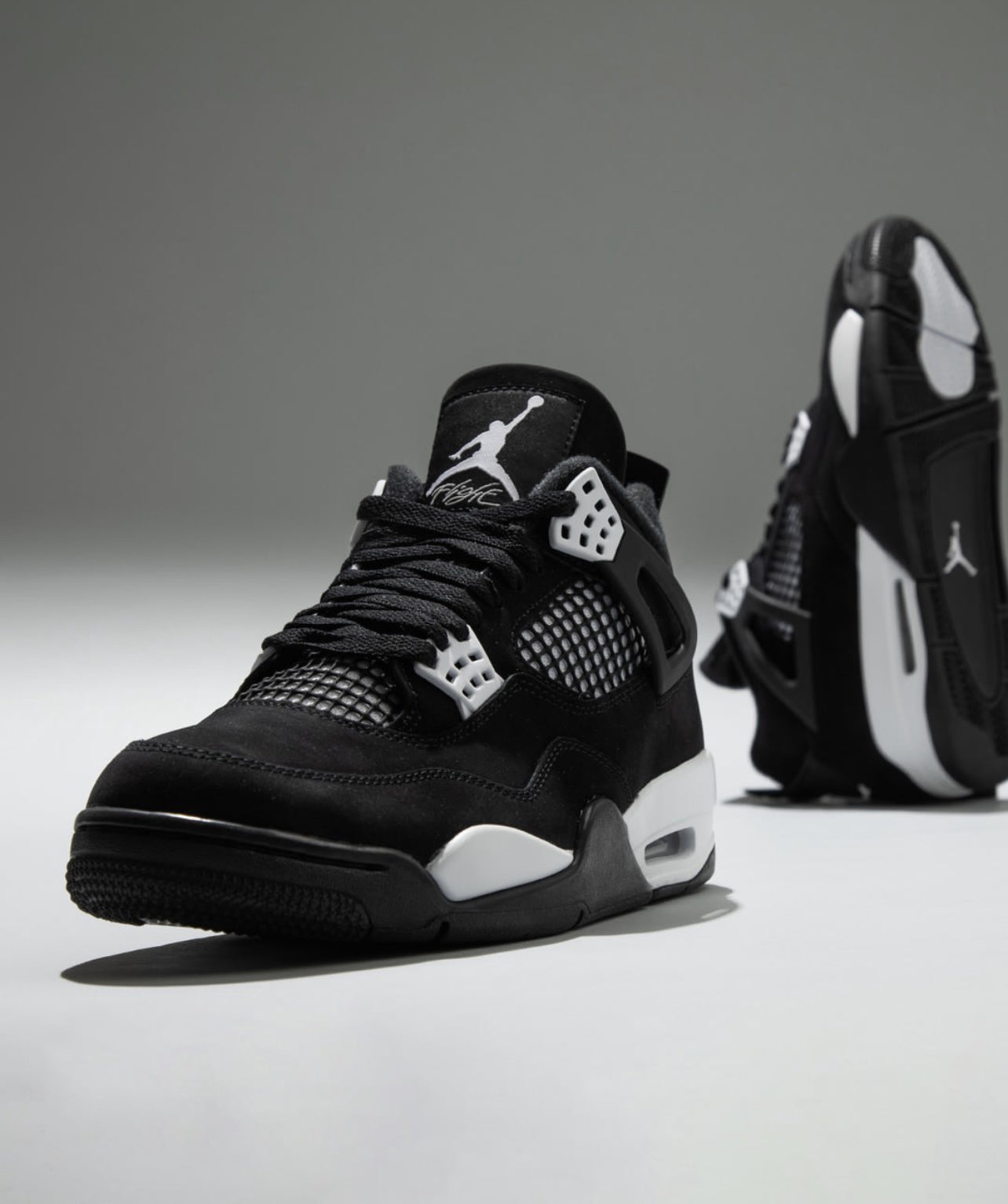 Air Jordan 4 x White Thunder
