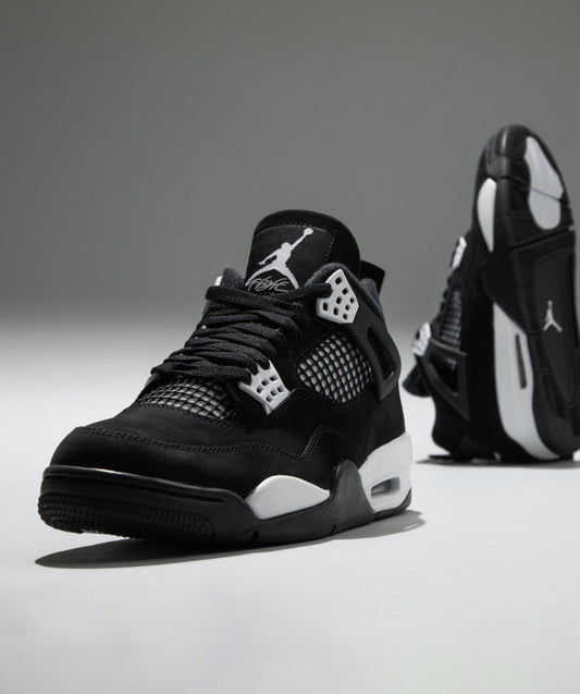 Air Jordan 4 x White Thunder
